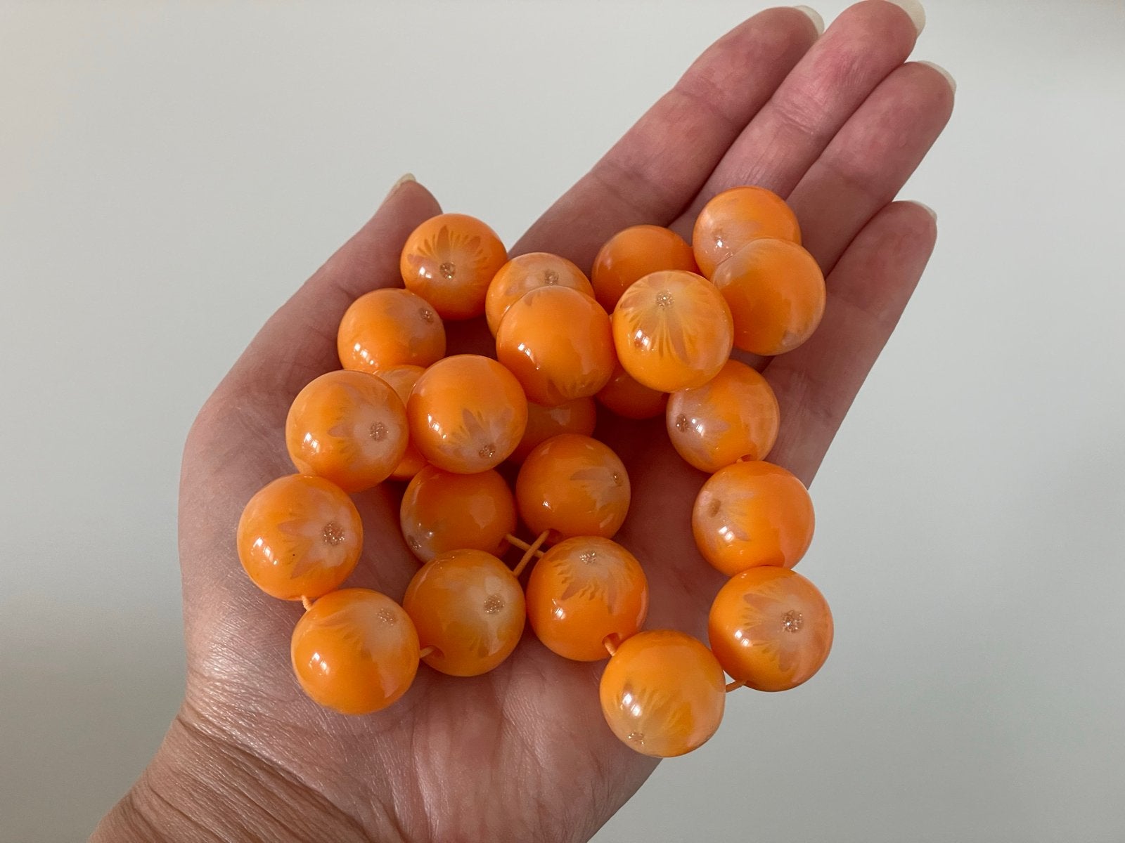 Oranje ketting, Sieraden, Tassen en Uiterlijk, Kettingen, Ophalen of Verzenden, Zo goed als nieuw, Oranje, Overige materialen