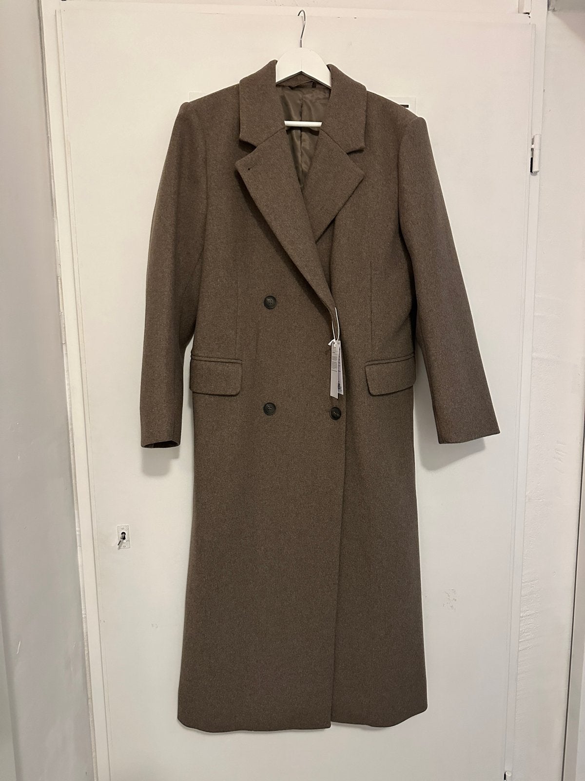 Nieuwe Weekday wollen jas - Maat S, 129cm lang, Ophalen, Nieuw, Maat 36 (S), Bruin