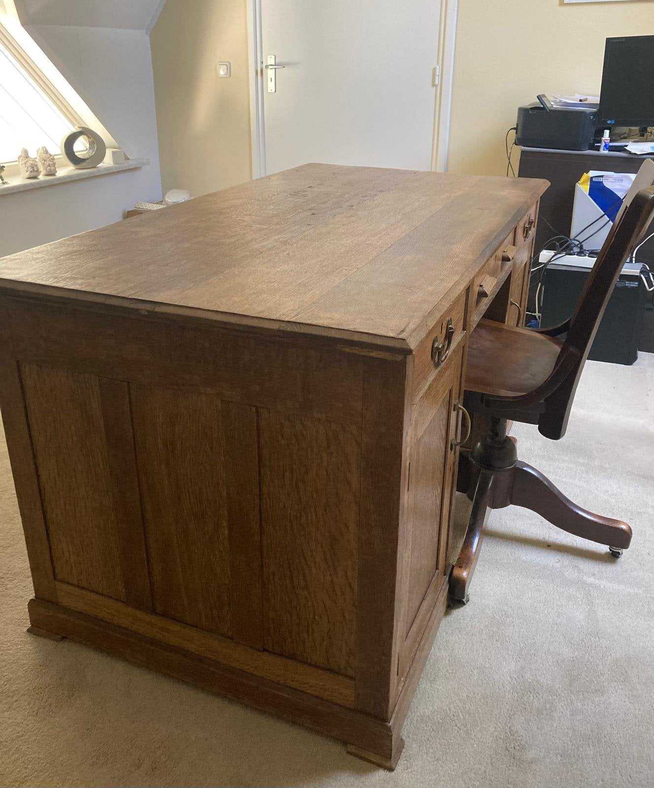 Antiek bureau met bureaustoel, Ophalen