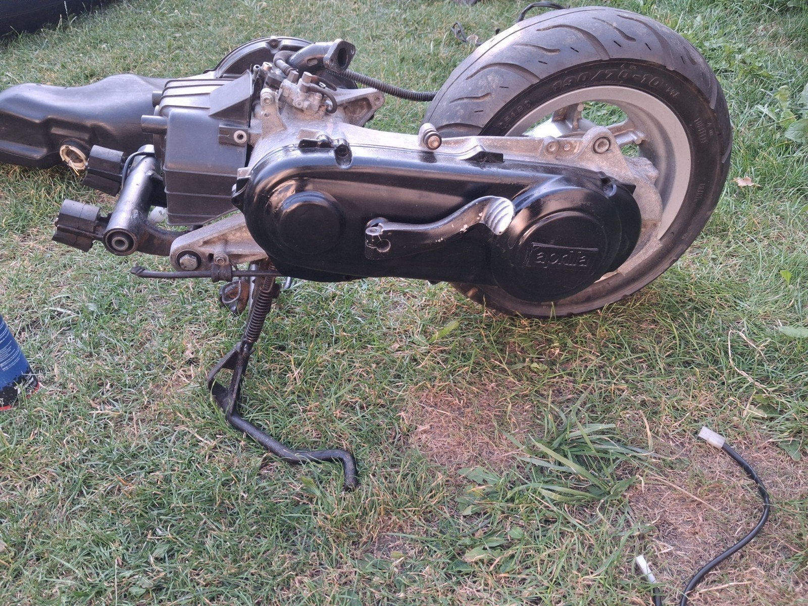 Aprilia blok met kabelboom, Ophalen, Gebruikt, Blok