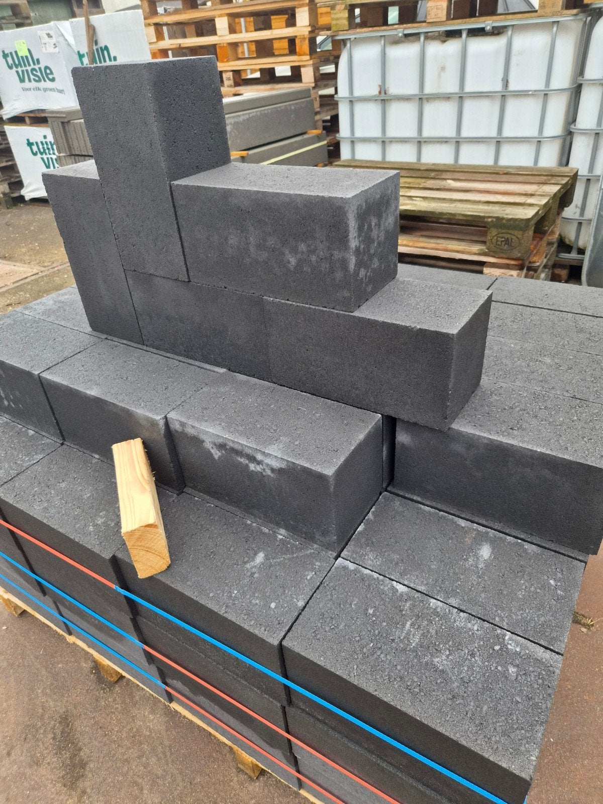 15x15x30 cm zwart wallblock /linea, Tuin en Terras, Blok, Ophalen of Verzenden, Minder dan 25 cm, Minder dan 100 cm
