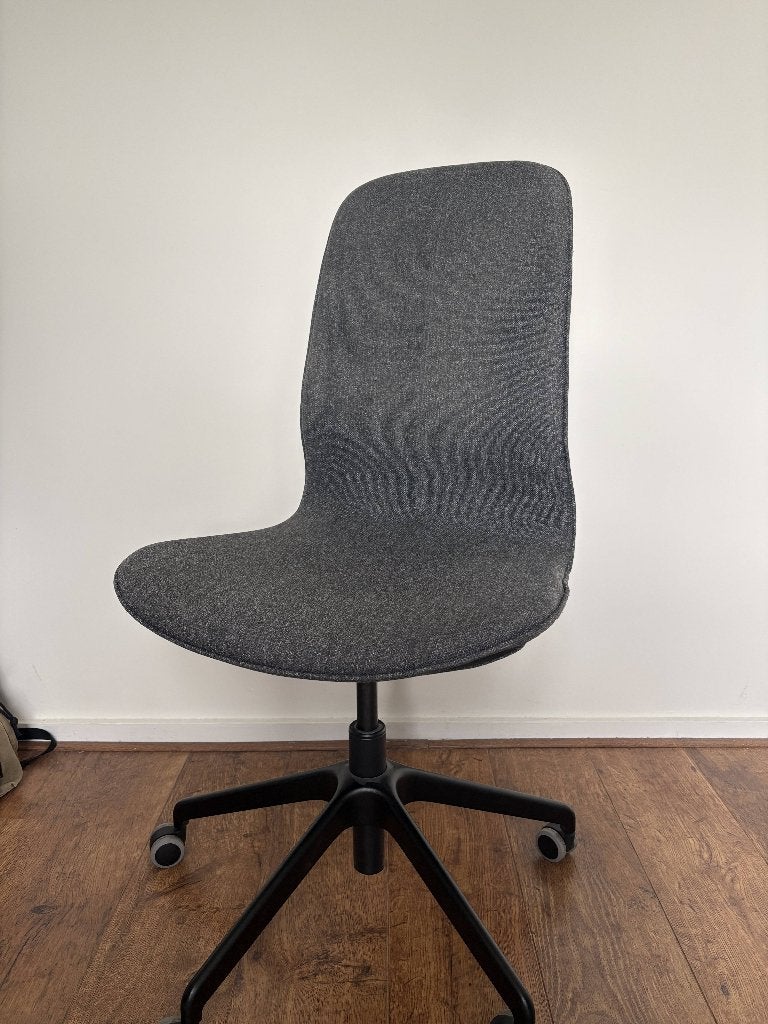 Chair 80 Euro, Huis en Inrichting, Ophalen, Chair with wheels good for any room,comforthable and regulatable, Nieuw, Stof