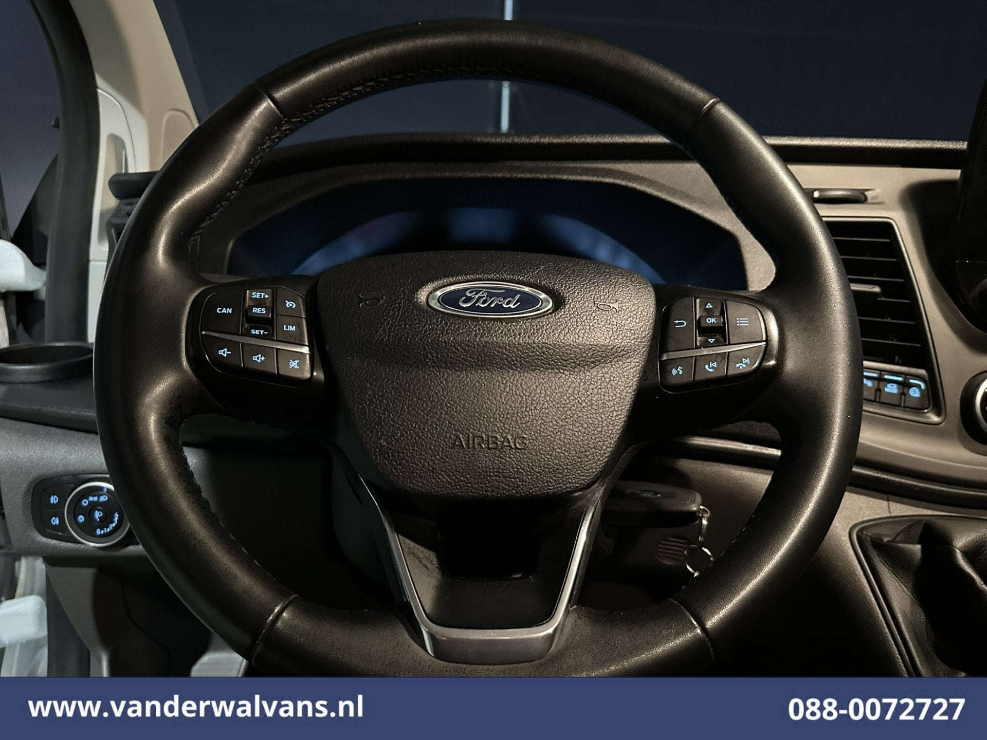 Ford Transit Custom 2.0 TDCI 131pk L2H1 Euro6 Airco | Apple, Voorwielaandrijving, 4 cilinders, 1991 kg, 2800 kg
