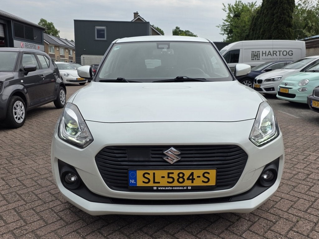 Suzuki Swift 1.2 Stijl navi, keyless, xenon, stoel verw, app, Auto's, Stof, Gebruikt, 4 cilinders, 400 kg