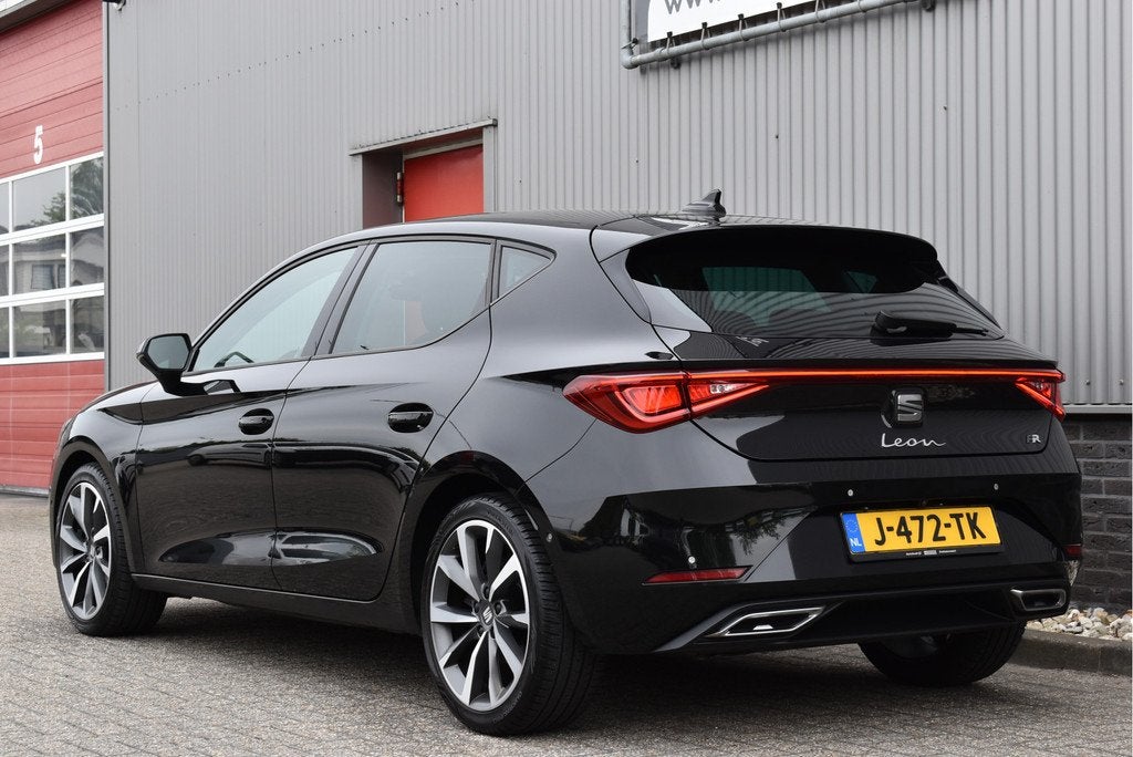 SEAT Leon 1.5 eTSI FR 150pk Virtual cockpit, Stoel/stuurverw, Stof, 4 cilinders, 150 pk, Zwart
