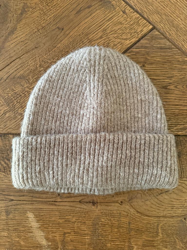 Zara gebreide muts - beige/lichtbruin, Kleding | Dames, Mutsen, Sjaals en Handschoenen, Ophalen of Verzenden, Nieuw, Maat 38/40 (M)