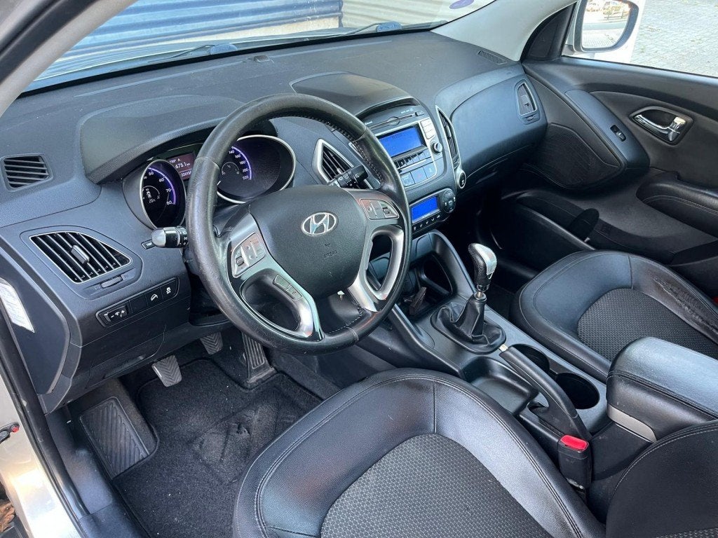 Hyundai IX35 2.0 163PK TREKHAAK/NIEUWE APK/lederen bekleding, Auto's, Gebruikt, 4 cilinders, 163 pk, Handgeschakeld