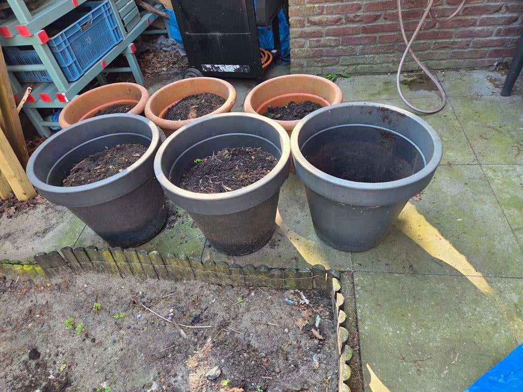 Grote bloempotten voor binnen en buiten, Tuin en Terras, Kunststof, Gebruikt, 40 cm of meer, Rond