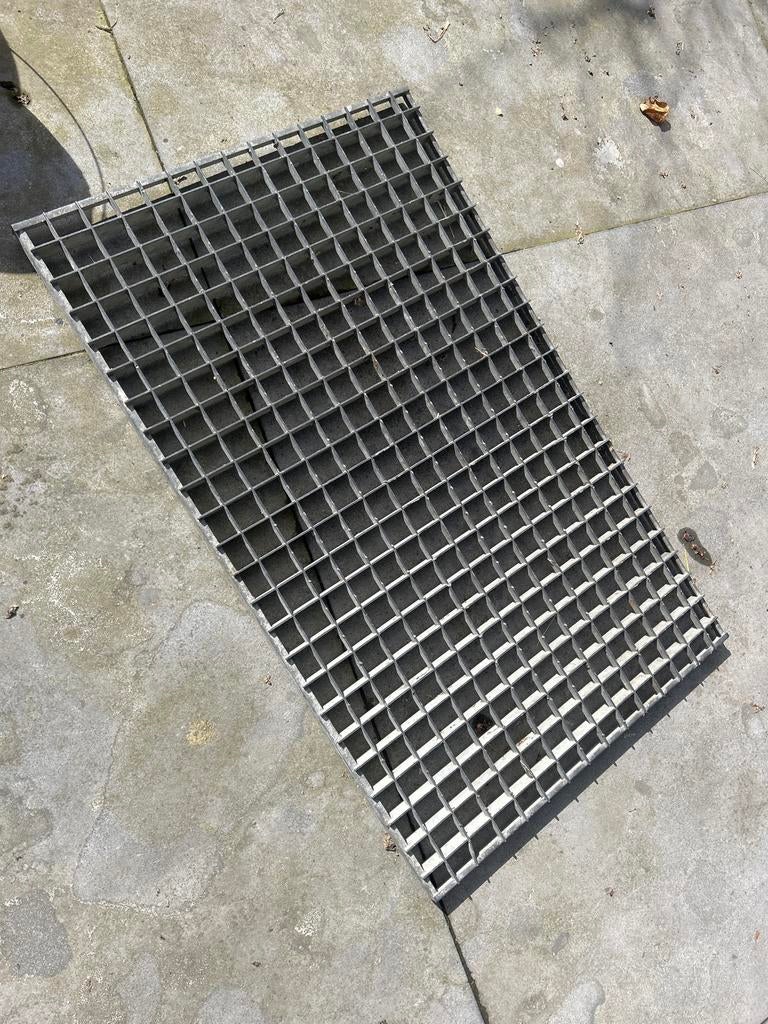 Robuuste metalen rooster deurmat, Tuin en Terras, Gebruikt, Gietijzer, Schoonloopmat, Ophalen of Verzenden