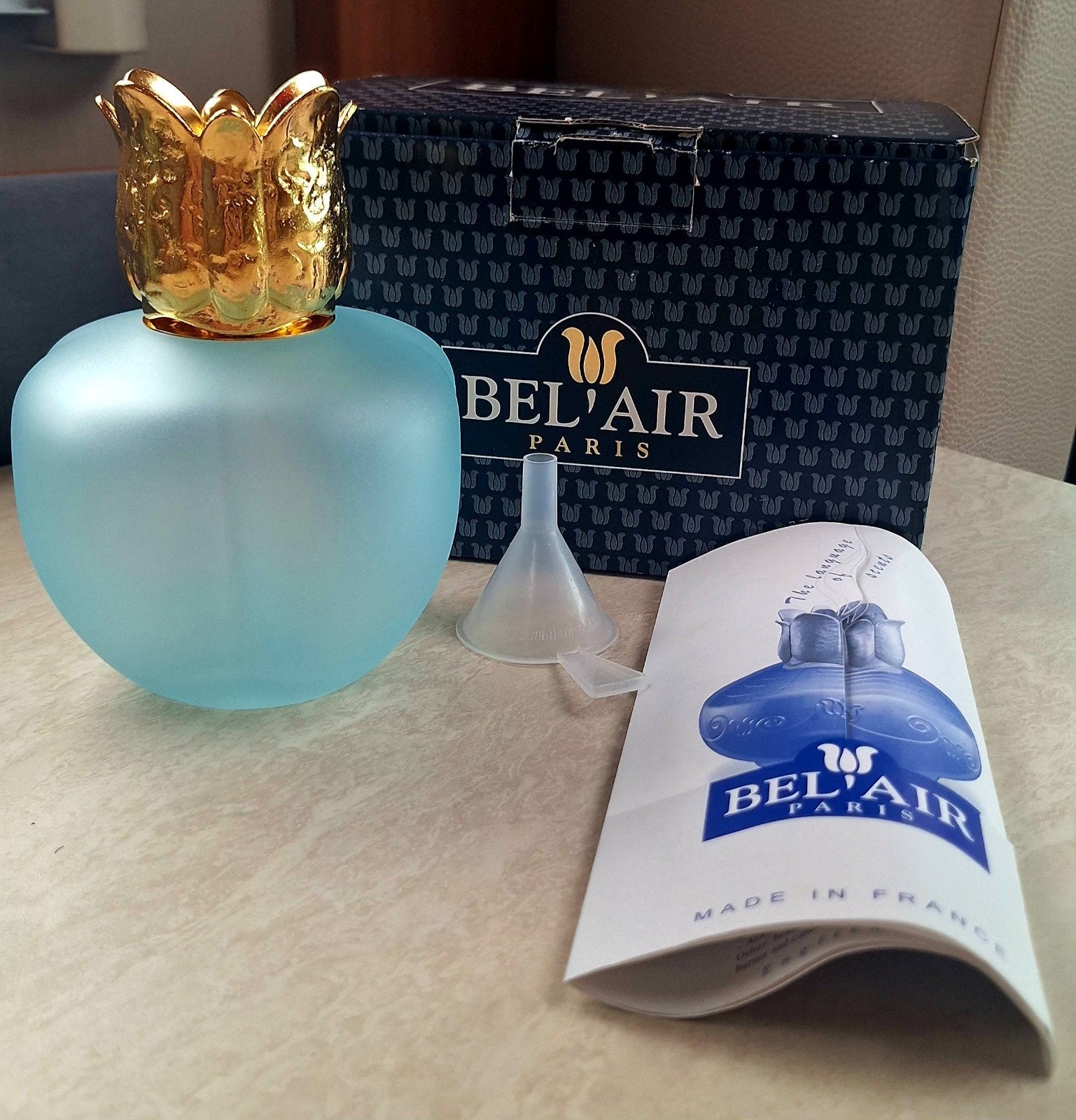 Bel'Air Paris Lampe Berger - Blauw glas met gouden dop, Huis en Inrichting, Blauw, Nieuw, Ophalen of Verzenden, Modern