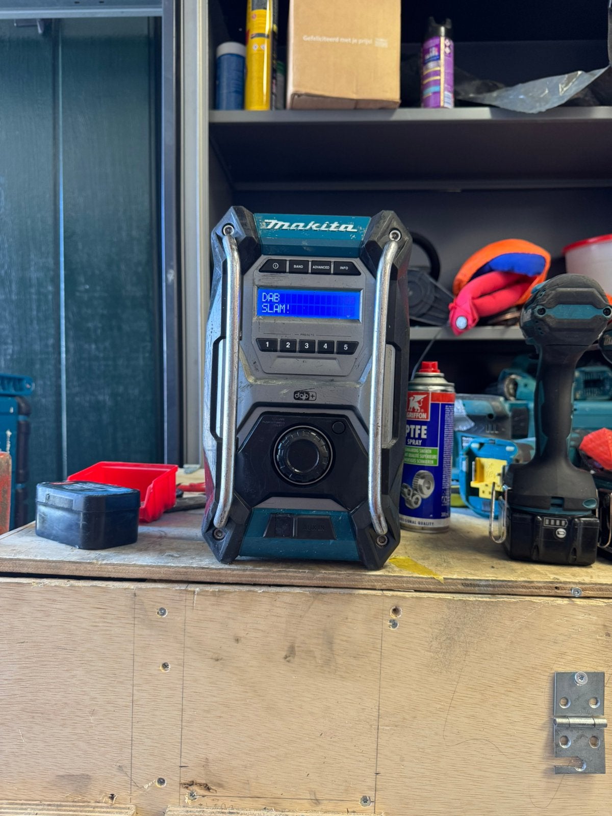 Makita mr003g bouwradio/radio nette staat dab+, Audio, Tv en Foto, Radio's, Ophalen of Verzenden, Zo goed als nieuw, Bouwradio