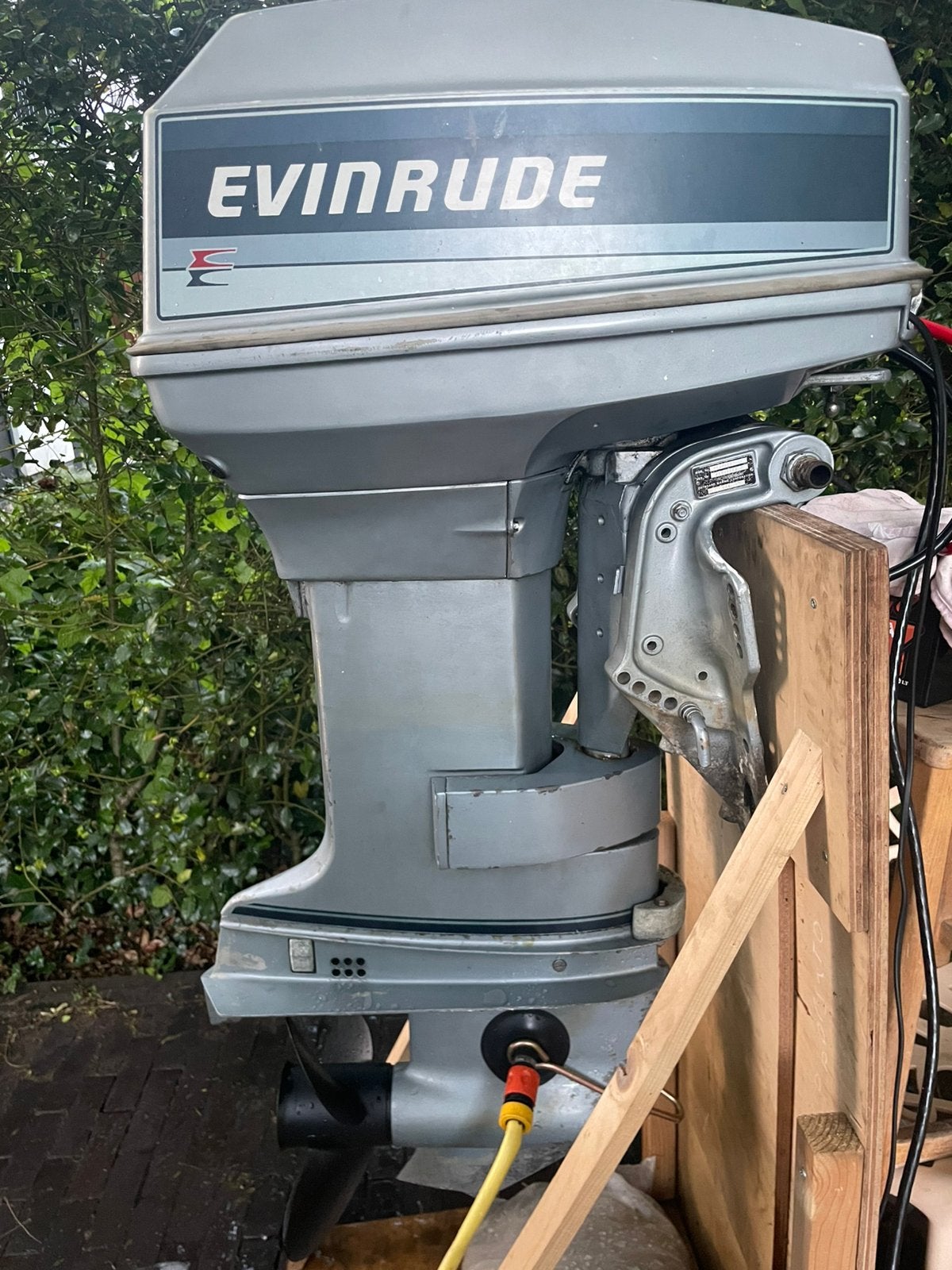 Buitenboordmotor: Evinrude 40 PK 2t Langstaart + Schakelkast, Ophalen, Zo goed als nieuw, Motor en Techniek