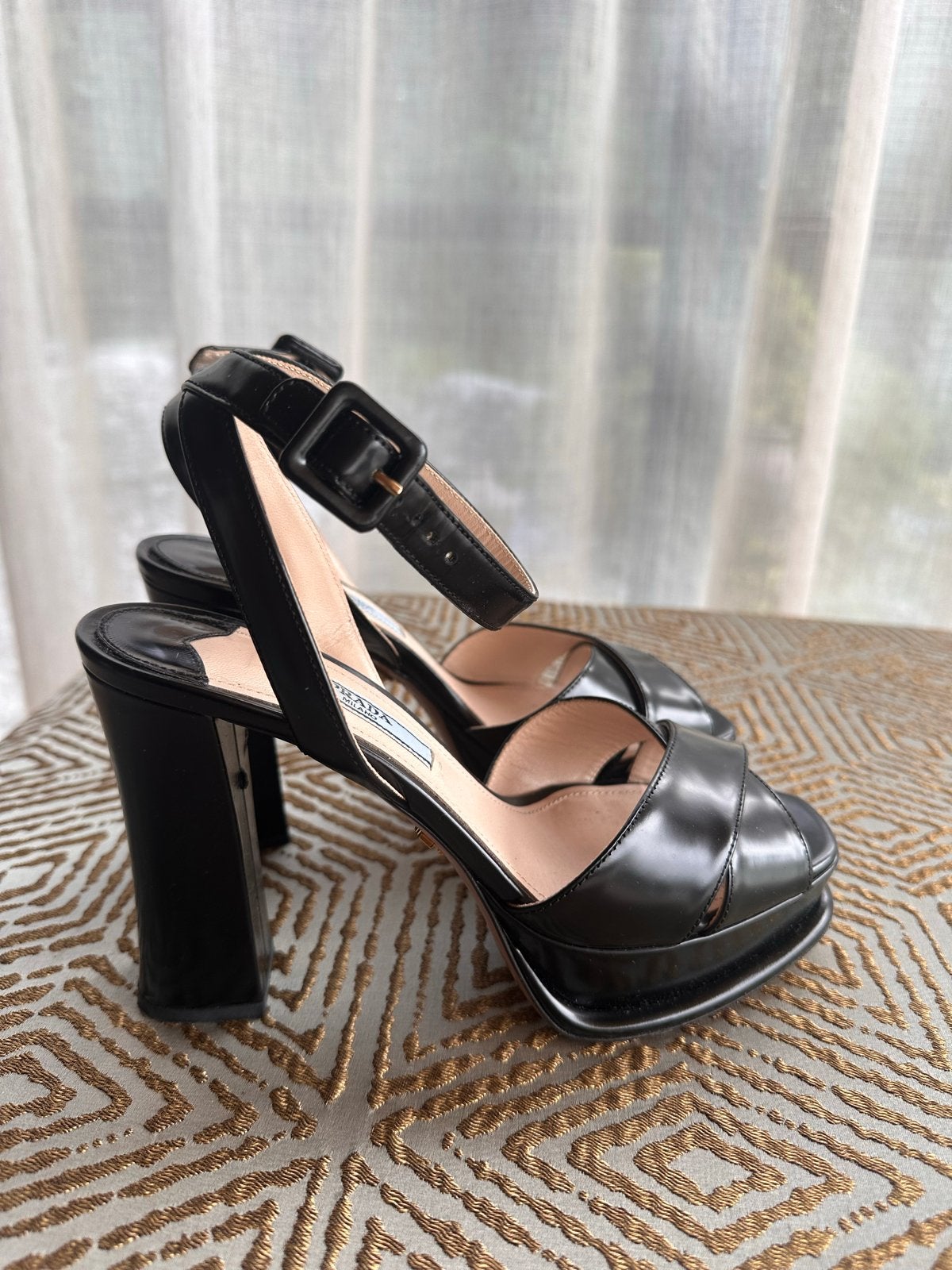 Prada sandalen maat 36 met brede hak, Kleding | Dames, Verzenden, Gedragen, Zwart, Sandalen of Muiltjes