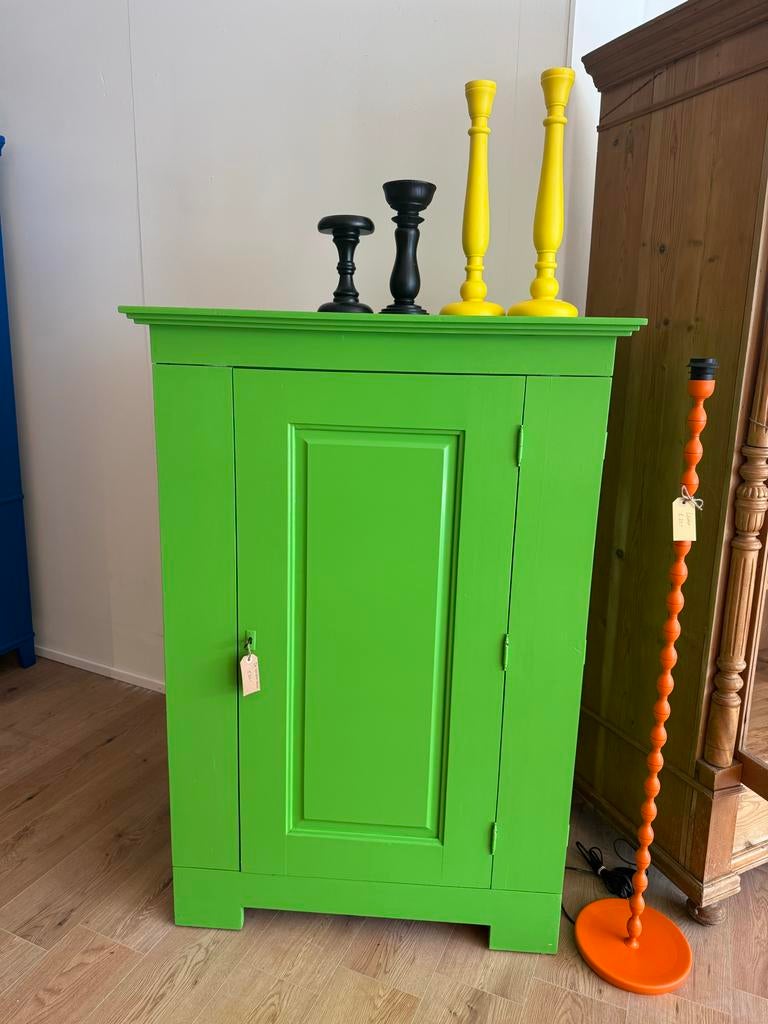 Opvallende groene kast met planken, Ophalen, Gebruikt