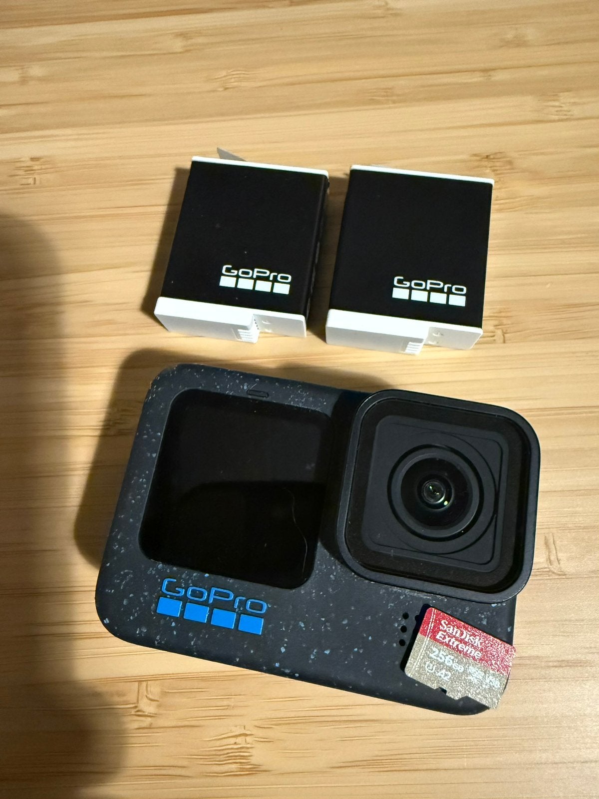 GoPro HERO 12 Black - 256GB - 2x batterij + accessoires, Ophalen, Zo goed als nieuw, GoPro