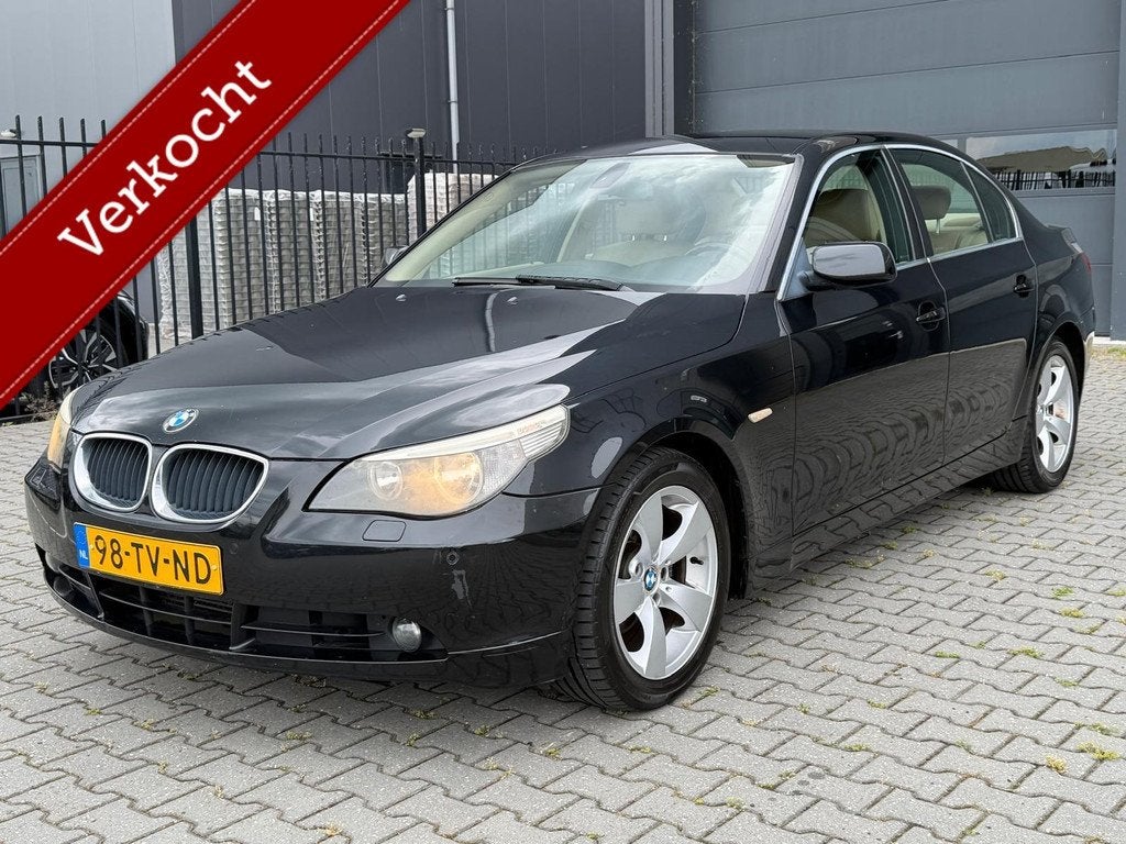 BMW 5-serie 520d Business Line/AIRCO/PARKS/TREKH/APK/NAP, Auto's, BMW, Automaat, Achterwielaandrijving, 150 pk, Zwart