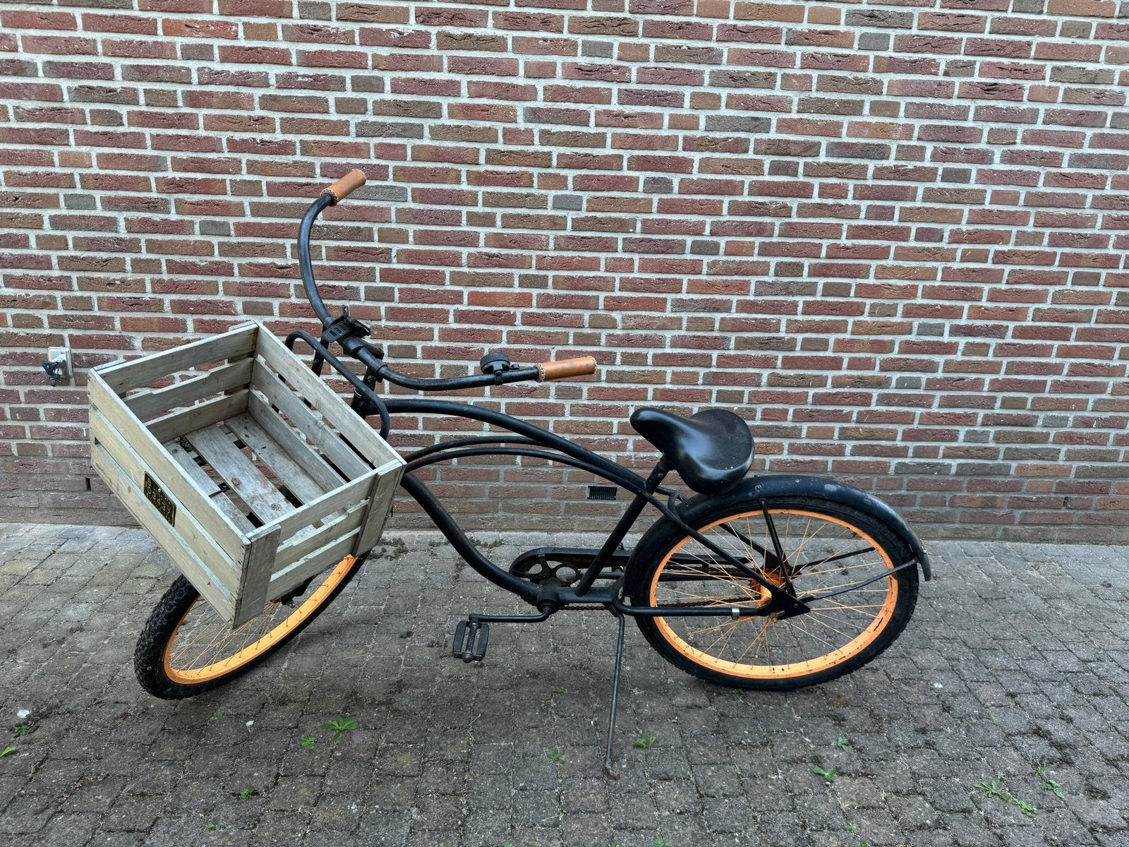 Stoere zwarte transportfiets met krat, Terugtraprem, Gebruikt, Goederen, Ophalen