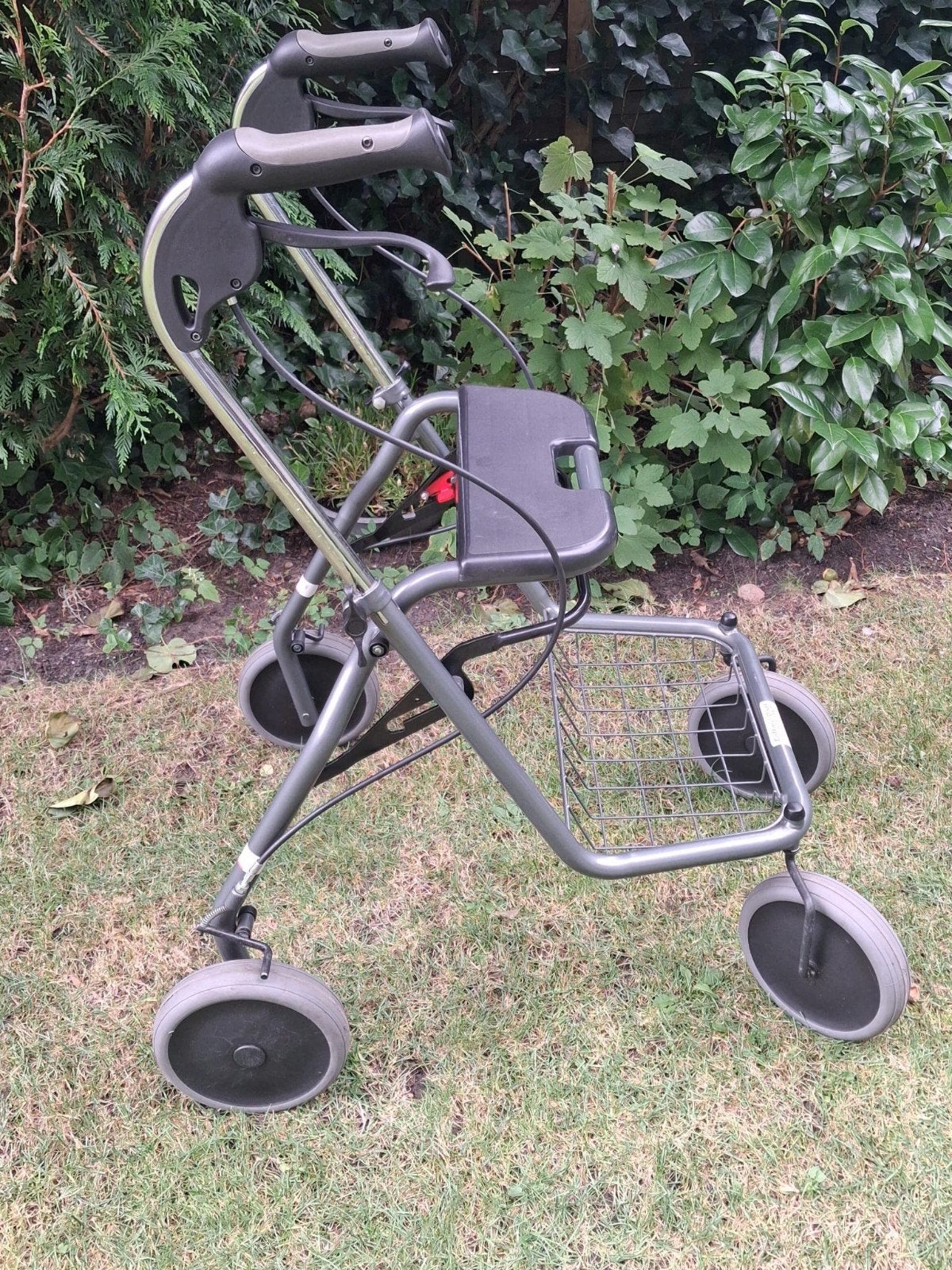 goede rollator kl grijs zie verder beschrijving, Ophalen