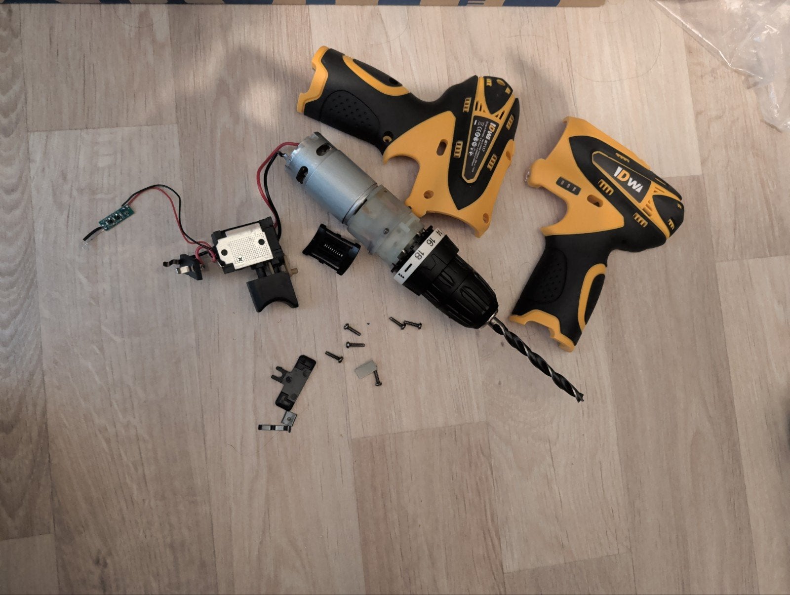 Boormachine IDWL MT-117 - Voor de handige techneut, Ophalen