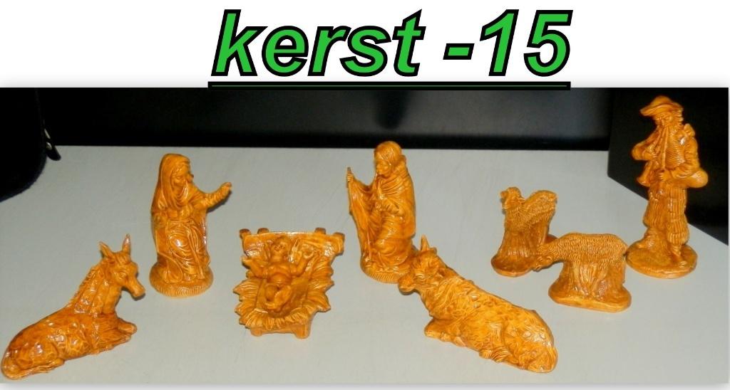 Kerst - 15 -/- 8 delige kerst groep ( 8 beelden ) van gips, Diversen, Kerst, Ophalen of Verzenden, Zo goed als nieuw