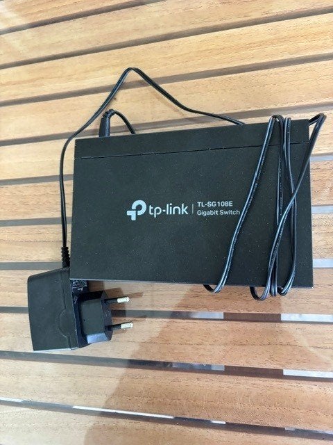 TP - Link TL-SG 108 E gigabit Switch, Computers en Software, Netwerk switches, Ophalen of Verzenden, Gebruikt