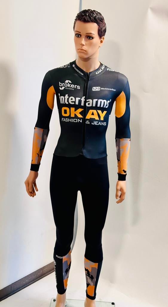 Schaatskleding schaatspak snelpak speedsuit maat M Agu lycra, Sport en Fitness, Schaatsen, Ophalen of Verzenden, Zo goed als nieuw