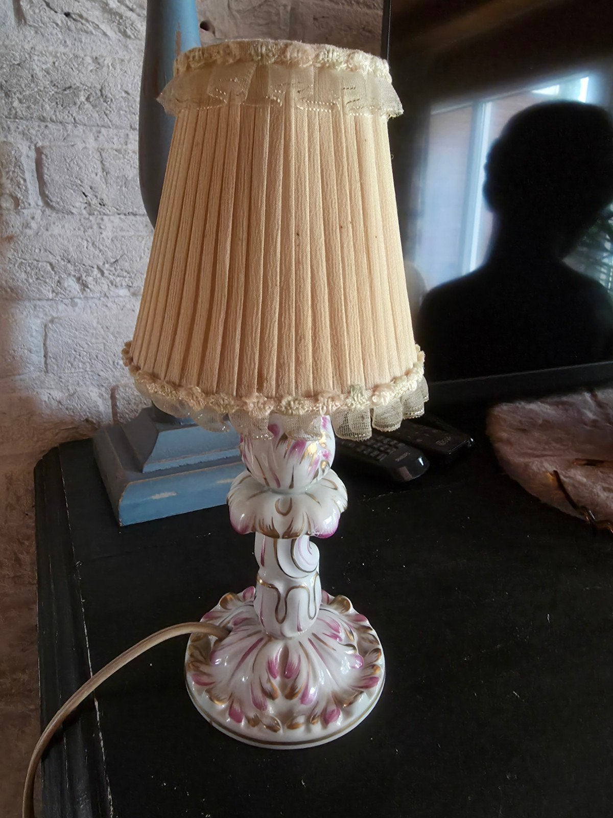 Brocante porseleinen lampje, Ophalen