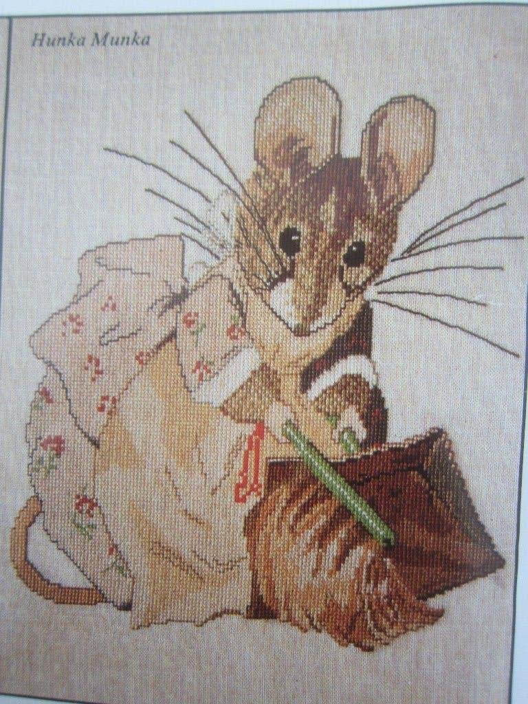 borduurpatroonen BEATRIX POTTER figuurtjes, Ophalen of Verzenden, Zo goed als nieuw, Handborduren, Patroon