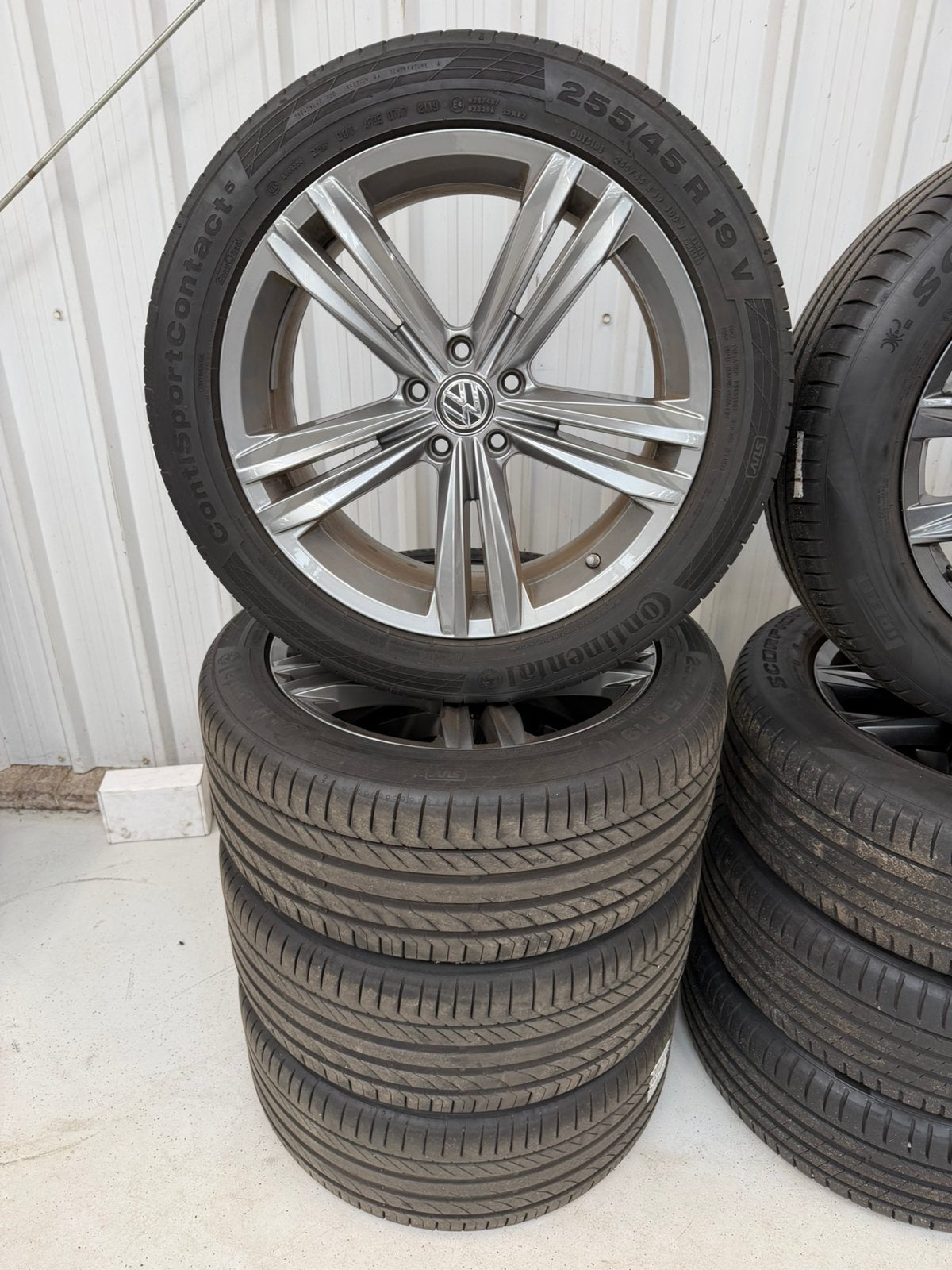 19 inch R line origineel met zomerbanden, Auto-onderdelen, 19 inch, Gebruikt, 255 mm, Banden en Velgen