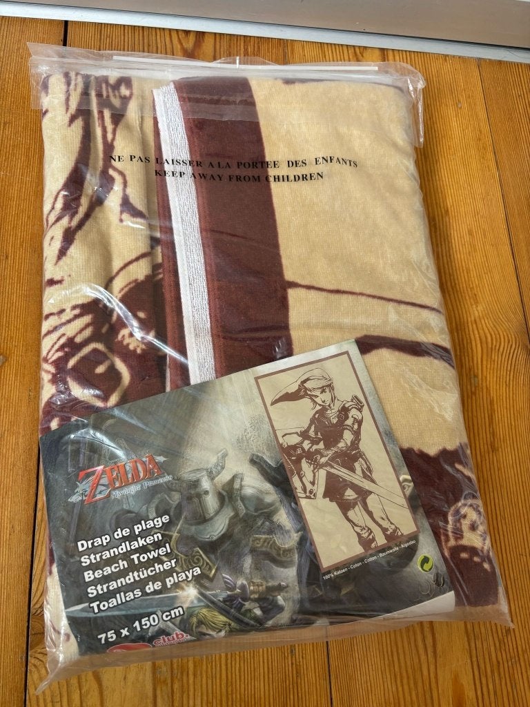 Zelda handdoek van Club Nintendo, nog nieuw in de verpakking, Spelcomputers en Games, Games | Nintendo NES, Avontuur en Actie