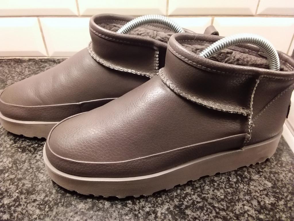 Ugg ultra mini. Maat 38, Kleding | Dames, Schoenen, Ophalen of Verzenden, Zo goed als nieuw, Bruin