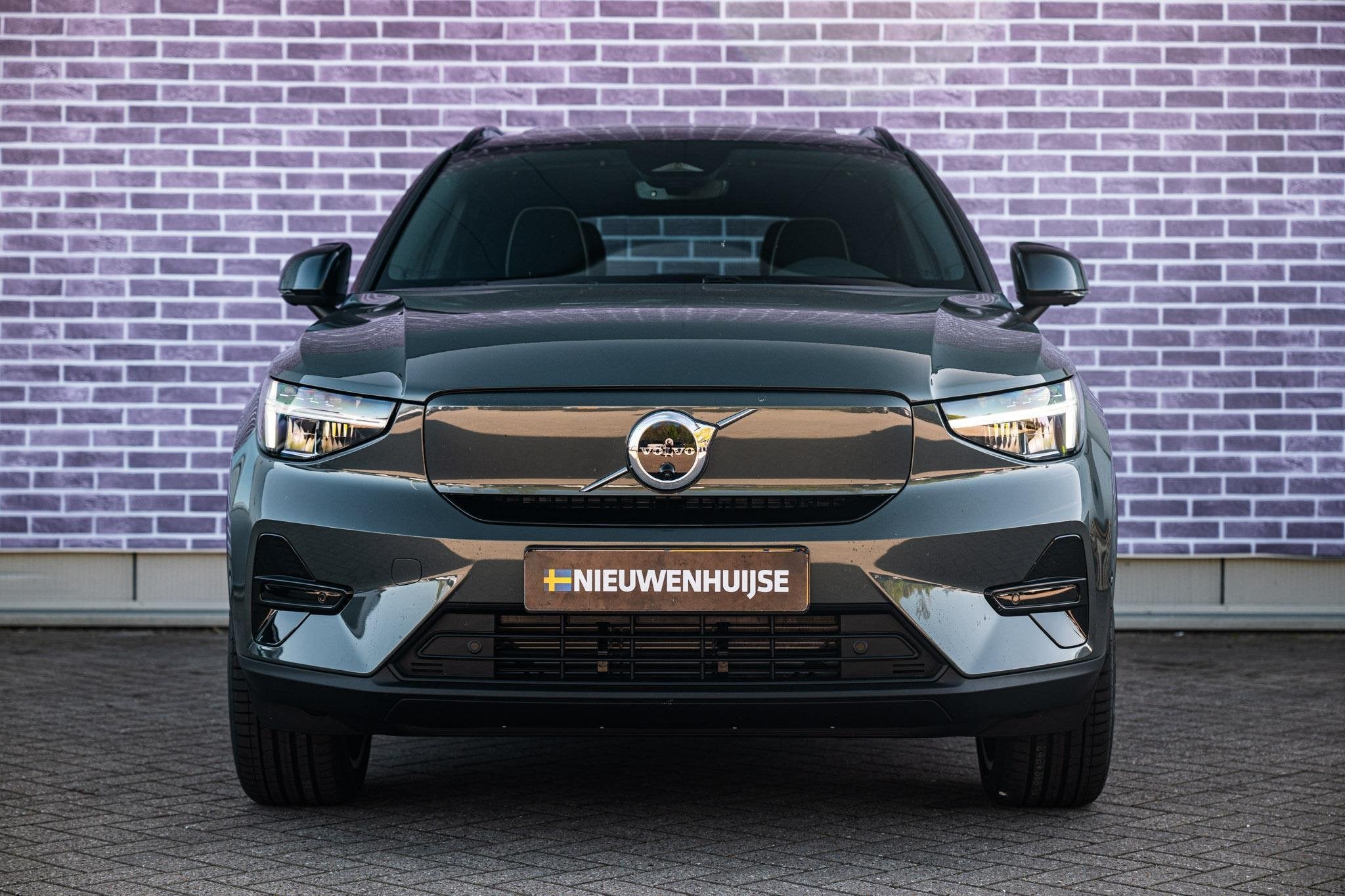 Volvo EX40 Single Motor Extended Range Ultra 82 kWh Black Ed, Auto's, Automaat, 12 maanden, Achterwielaandrijving, Leder en Stof
