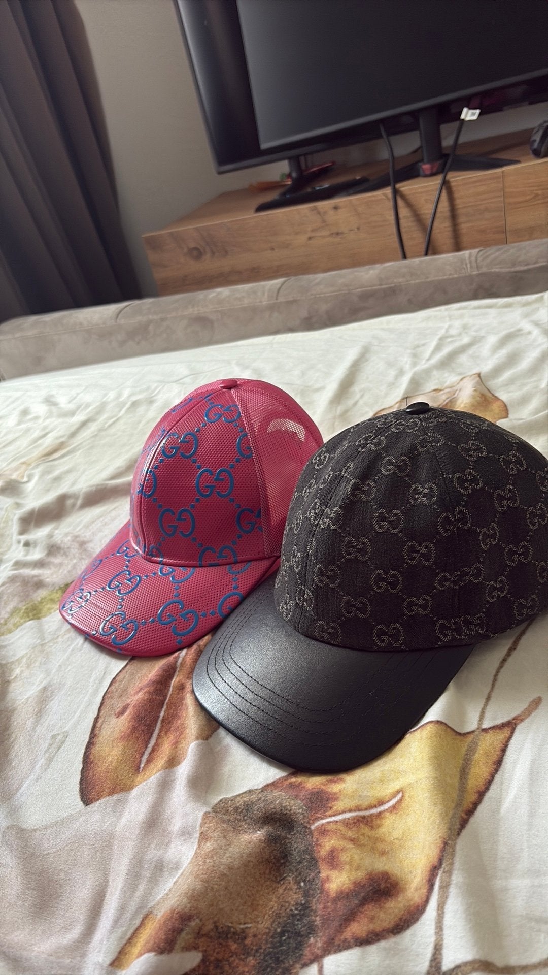 Gucci petten, Kleding | Dames, Hoeden en Petten, Ophalen of Verzenden, Zo goed als nieuw, One size fits all