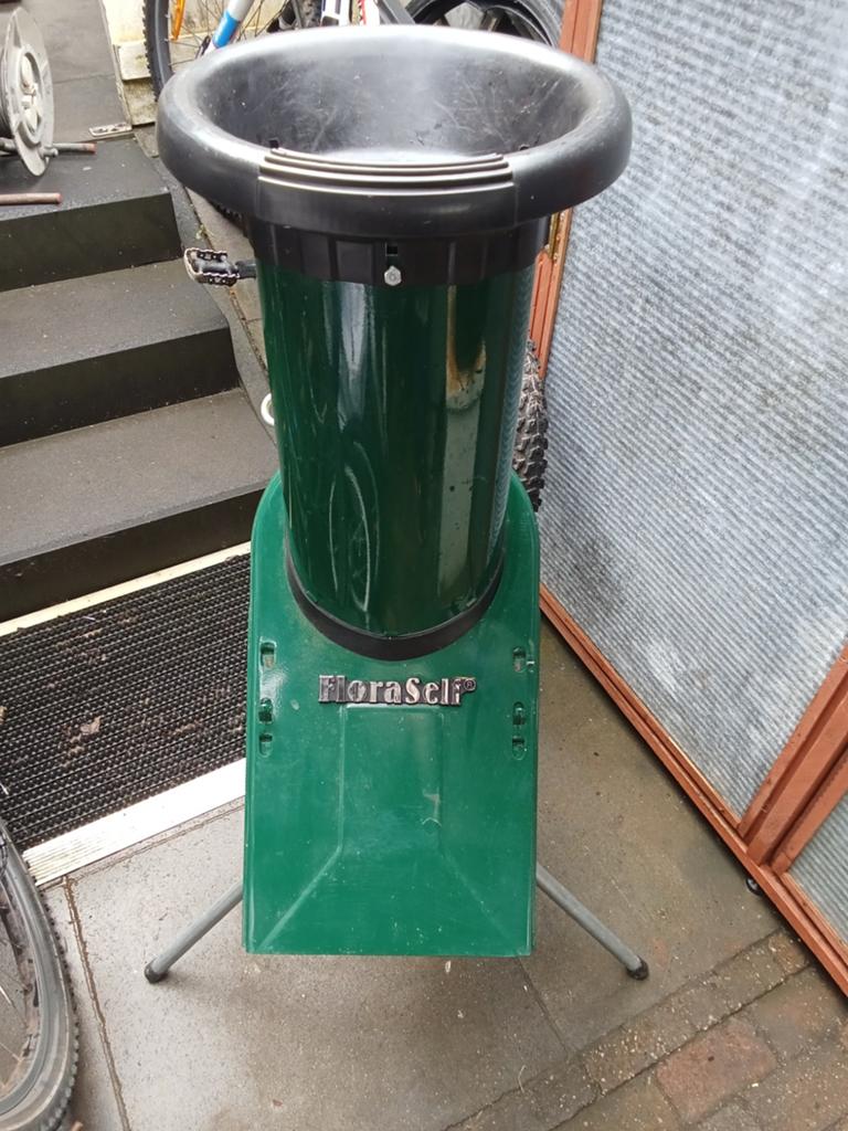 FloraSelf Elektrische Hakselaar - Gebruikt, Ophalen, Gebruikt, Elektrisch, FloraSelf