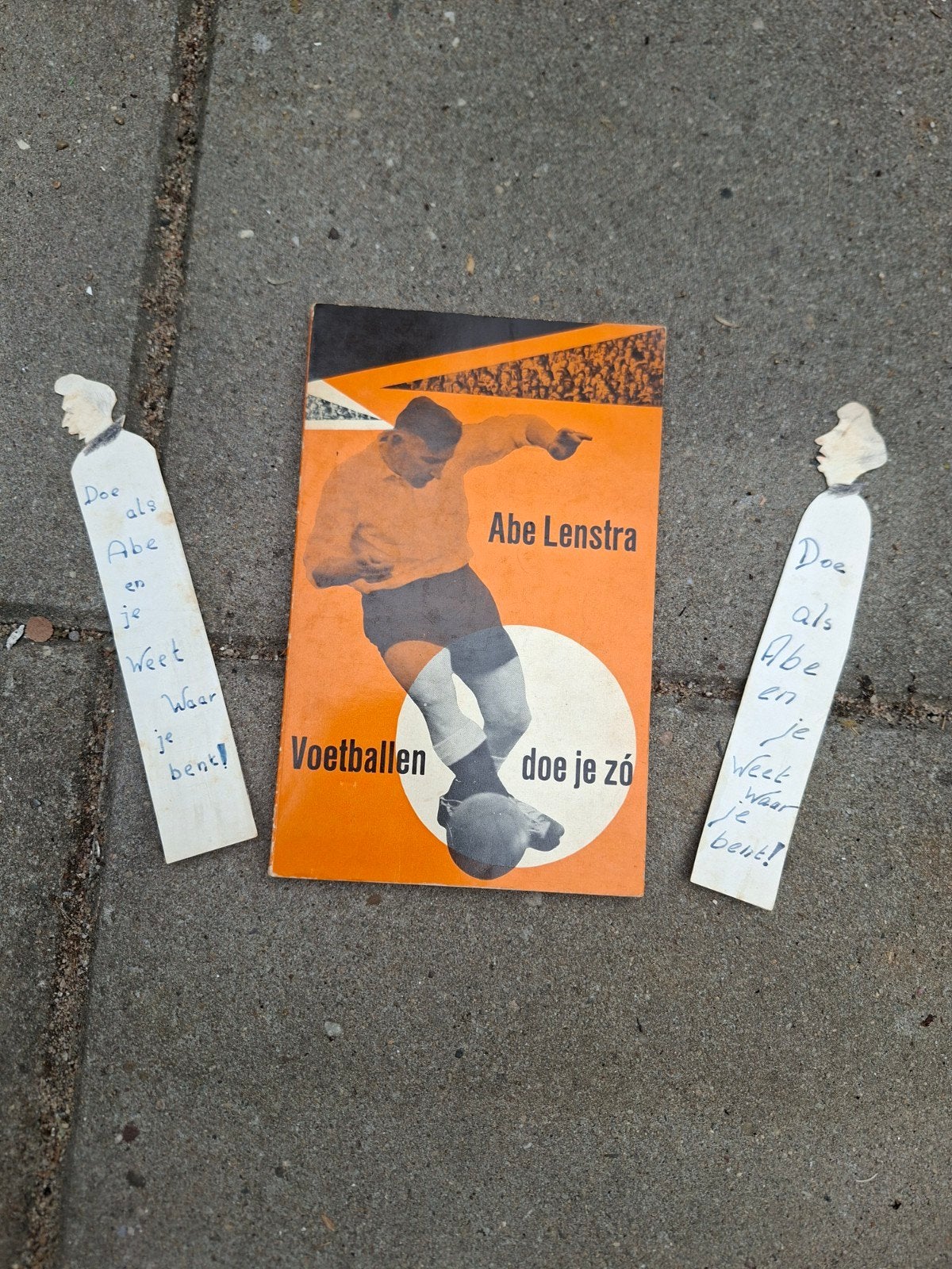 Voetballen doe je zo - Abe Lenstra (1956) met boekenleggers, Ophalen of Verzenden