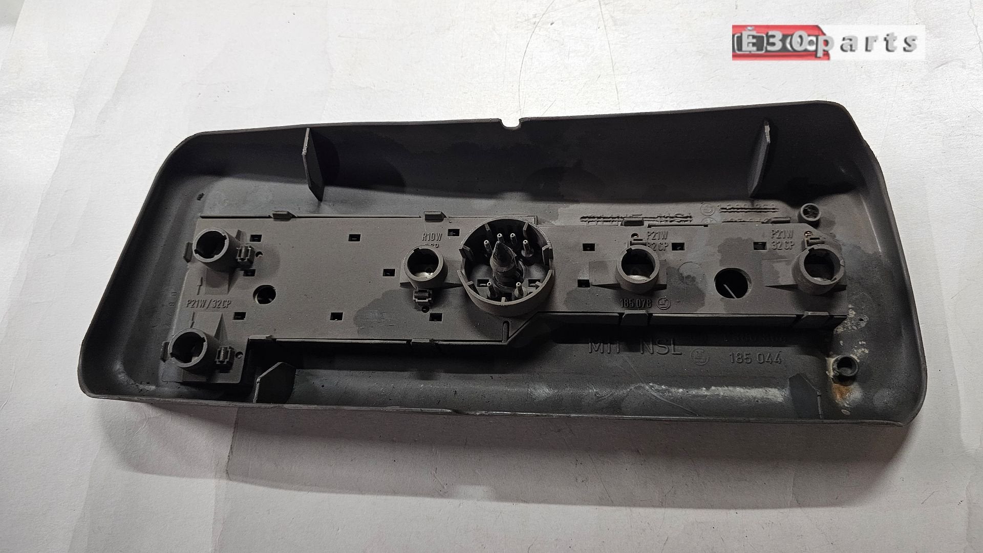 Achterlicht kap fitting rechts BMW 3 serie E30 63211380864 1, Gebruikt, -, Ophalen of Verzenden, -