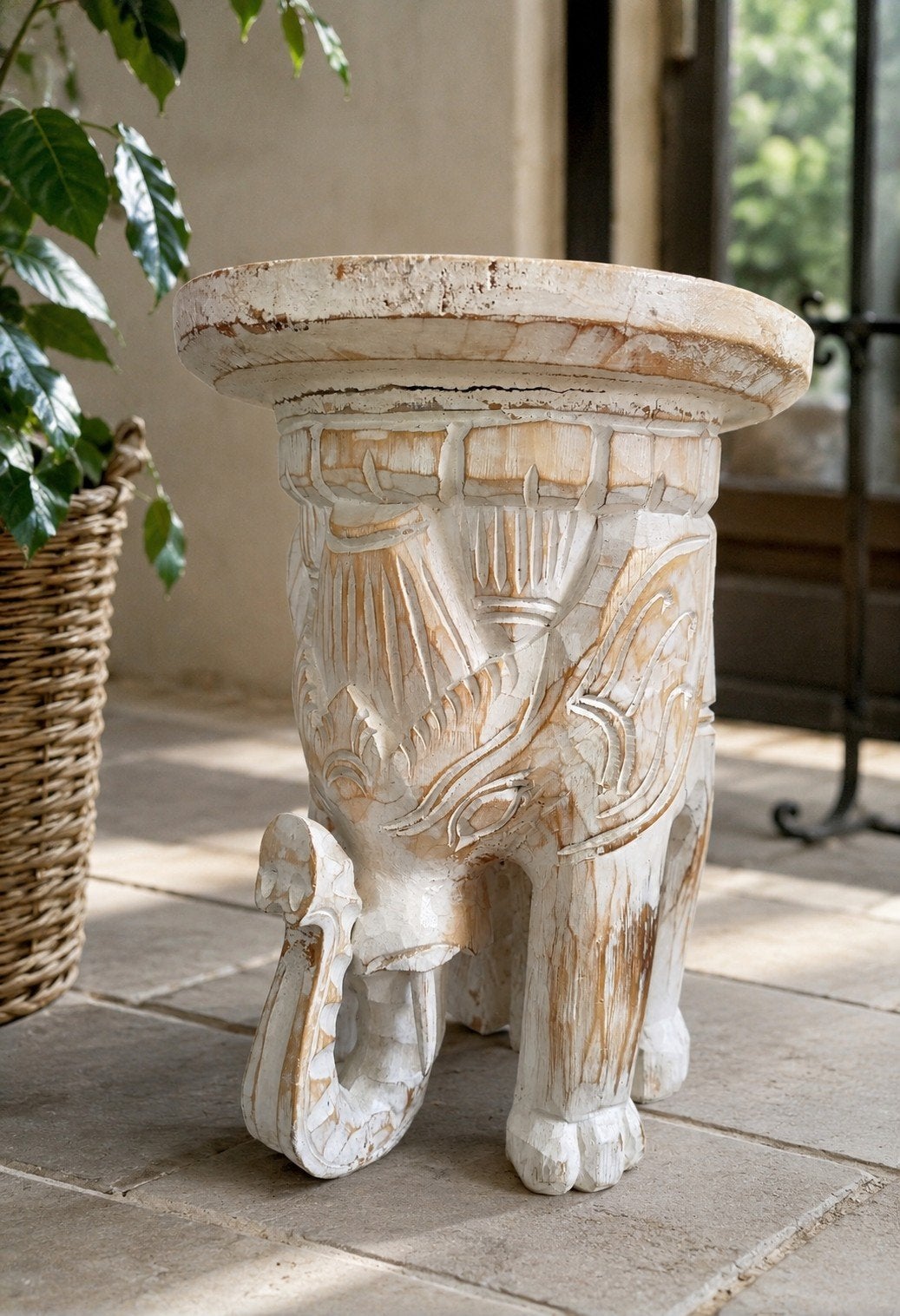Massief handgesneden olifant plantentafel / bijzettafel, Minder dan 55 cm, Gebruikt, Ophalen of Verzenden, Overige vormen