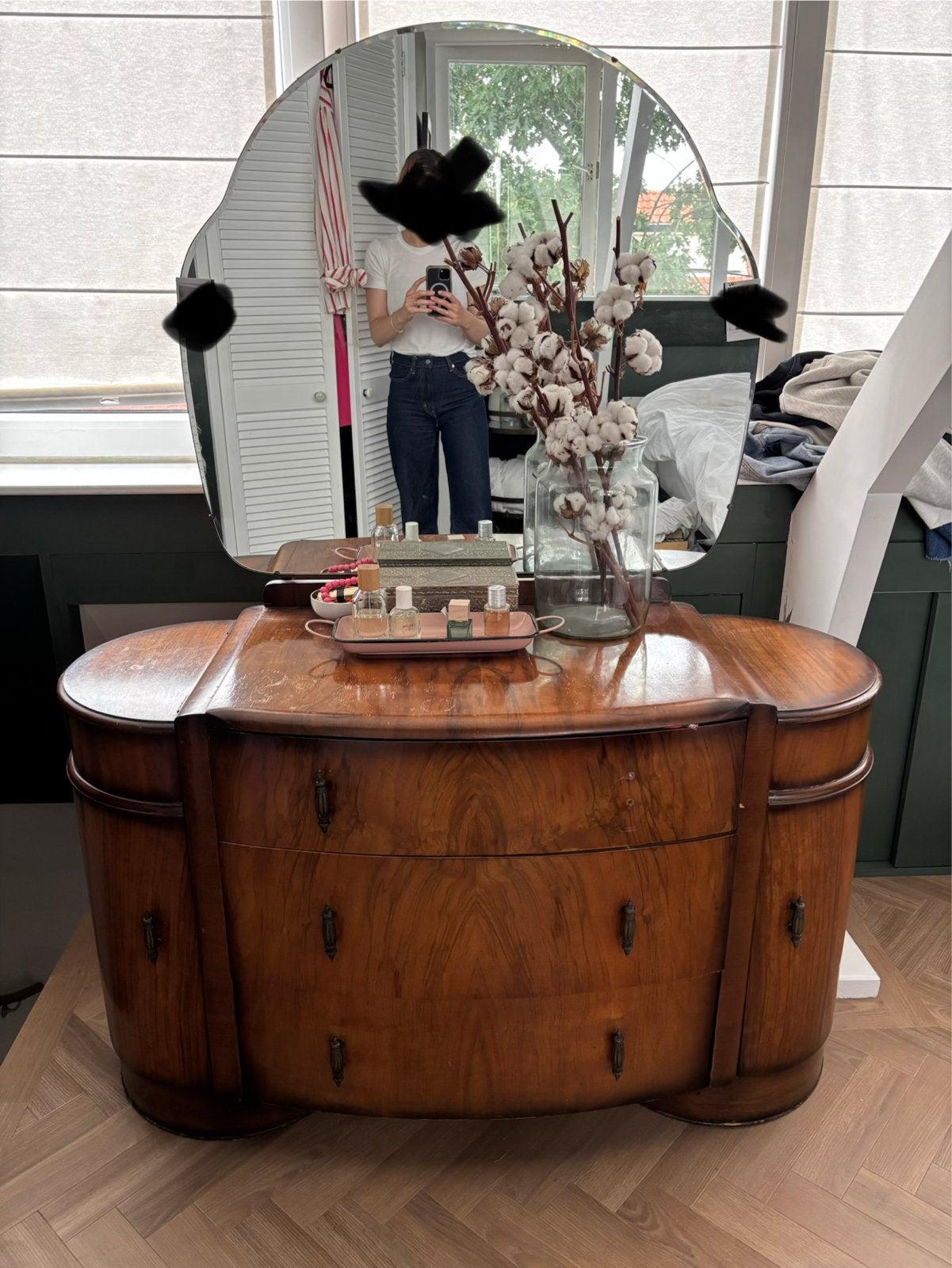Vintage Shrager 1940s Walnut Art Deco Commode met Spiegel, Ophalen