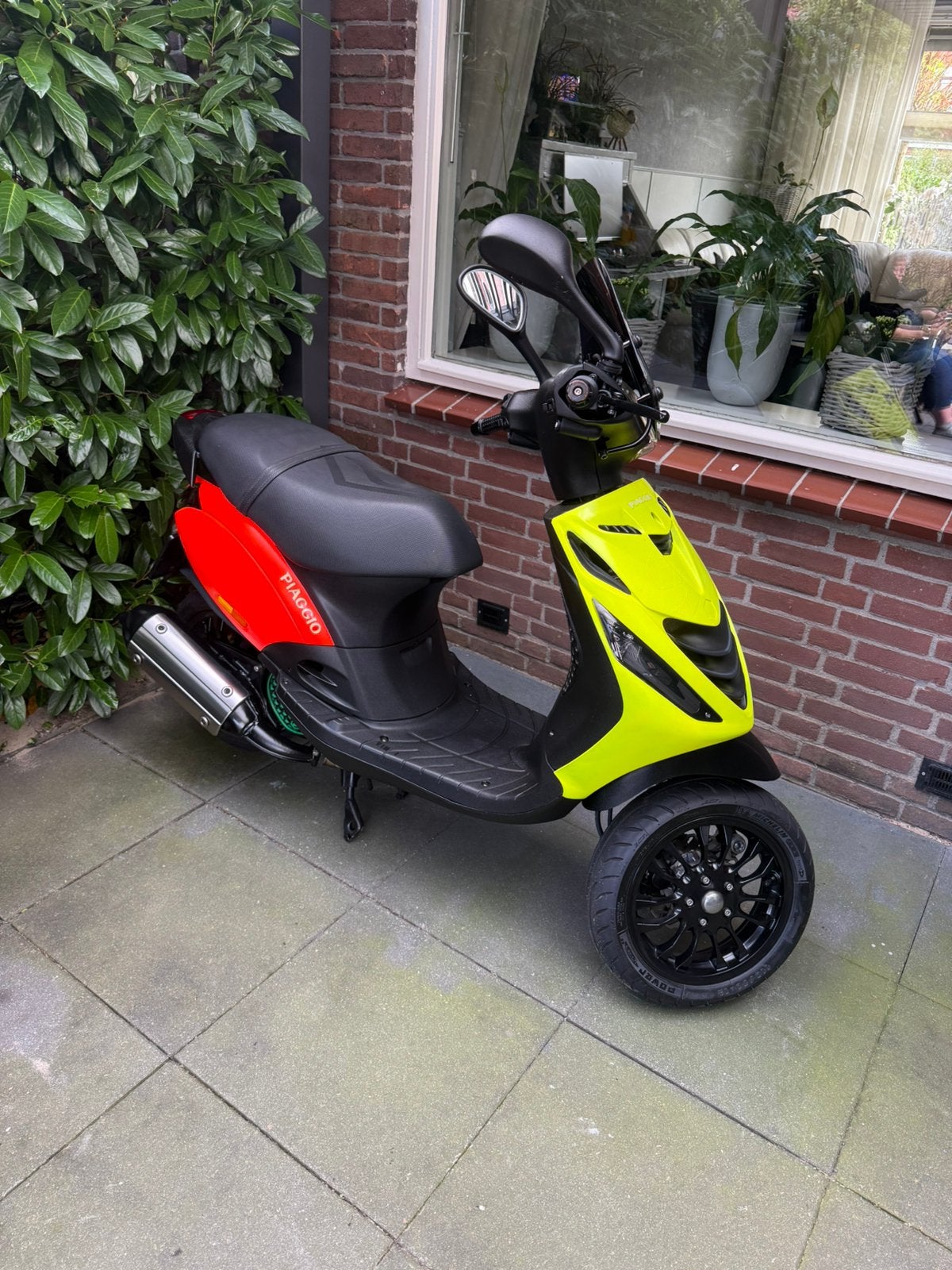 ZIP SP 172 A1 NIEUWSTAAT! ORIGINEEL! H2o motorscooter, Fietsen en Brommers, Ophalen of Verzenden, Zo goed als nieuw, Tweetakt