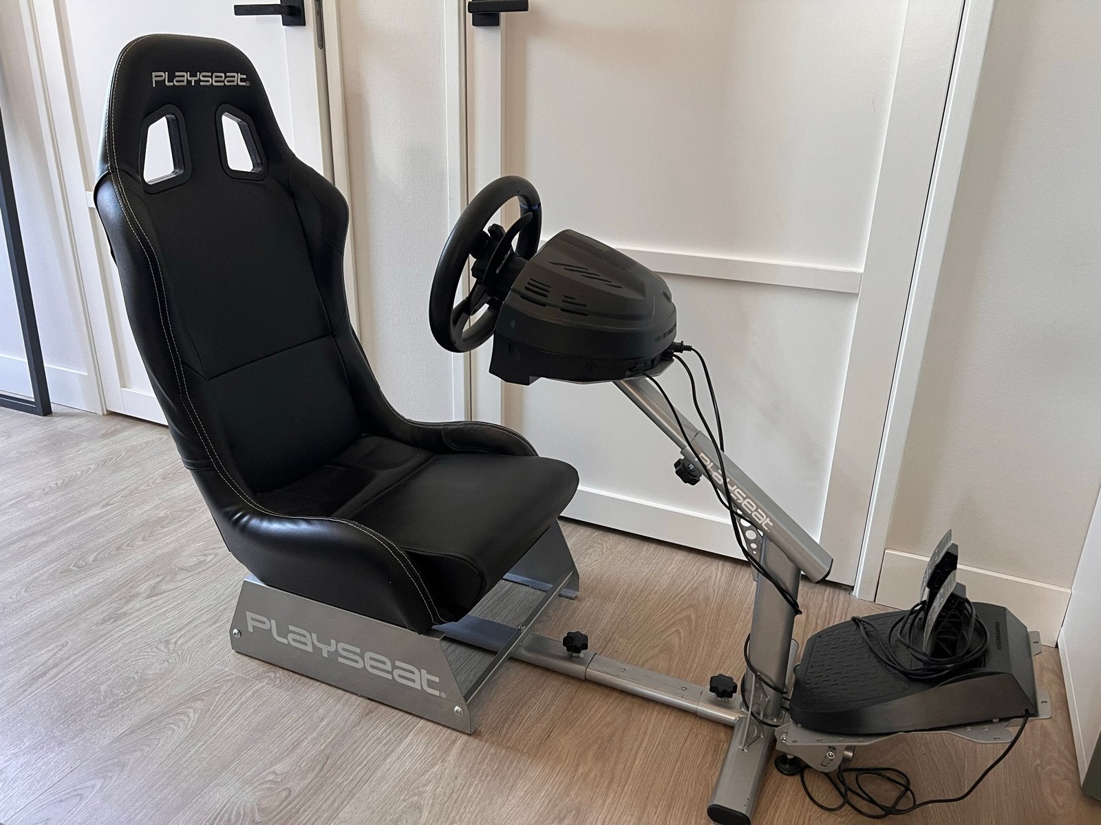 Playseat met Thrustmaster T300RS GT stuur en pedalen, Spelcomputers en Games, Ophalen, Overige merken, Zo goed als nieuw