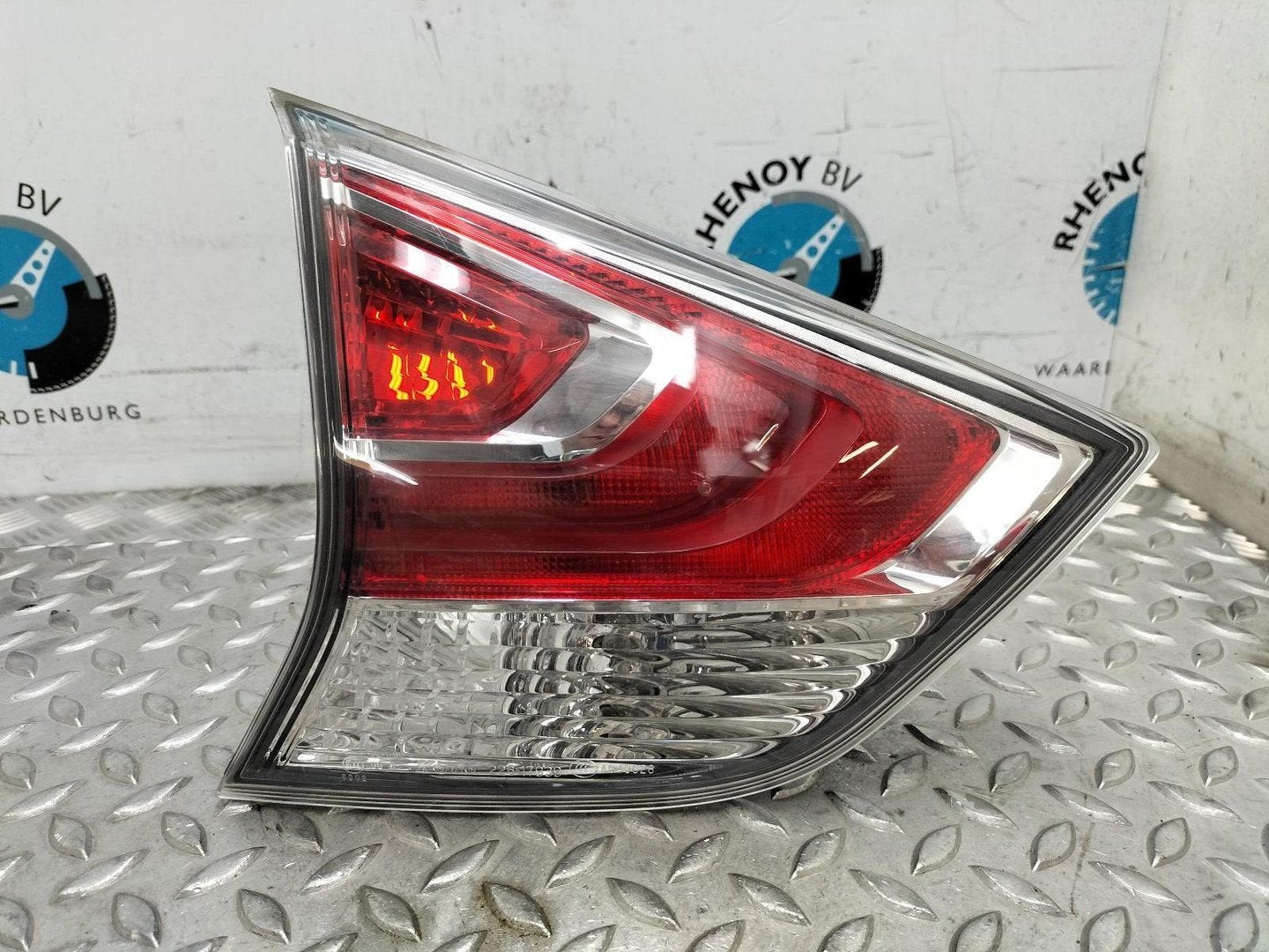 NISSAN X TRAIL ACHTERLICHT L 2014