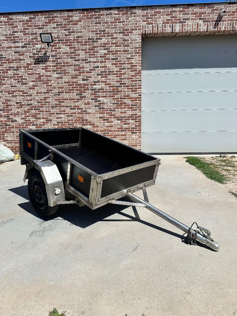 Ongeremde aanhangwagen, Ophalen, Nieuw
