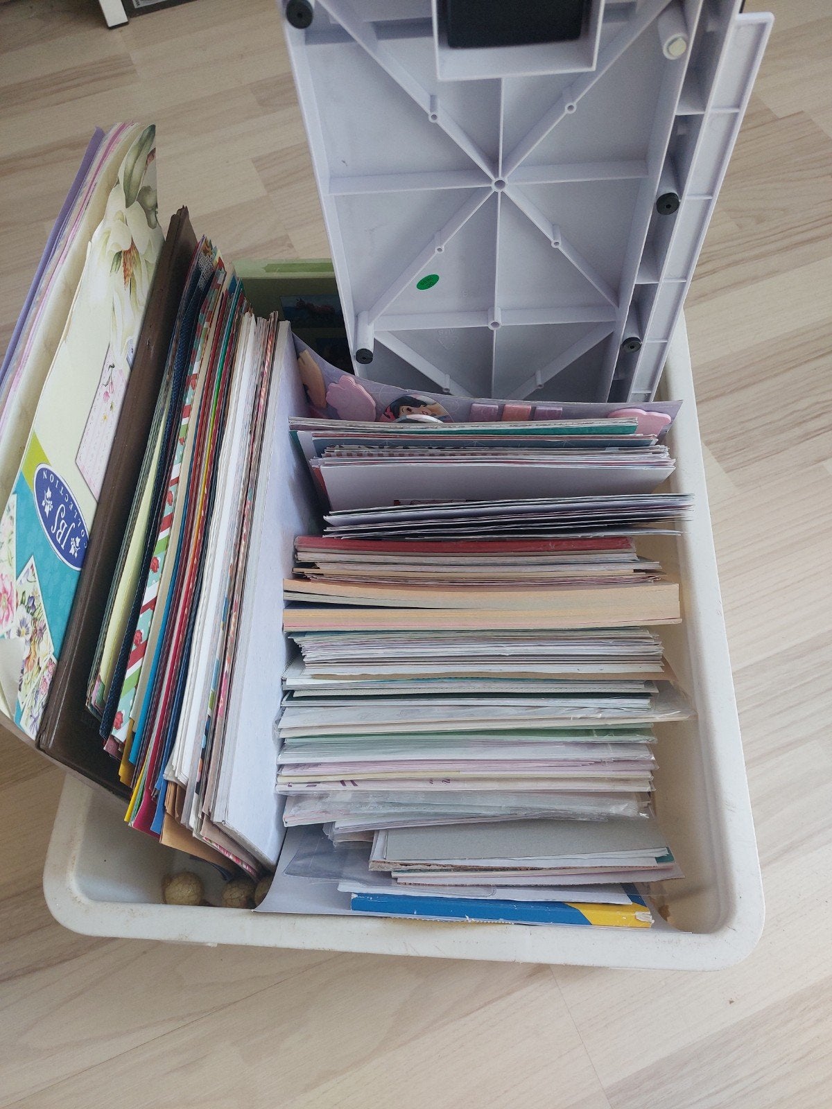 Grote partij knutselspullen voor kaarten met papiersnijder, Gebruikt, Meerkleurig, Papier of Karton, Knutselmateriaal