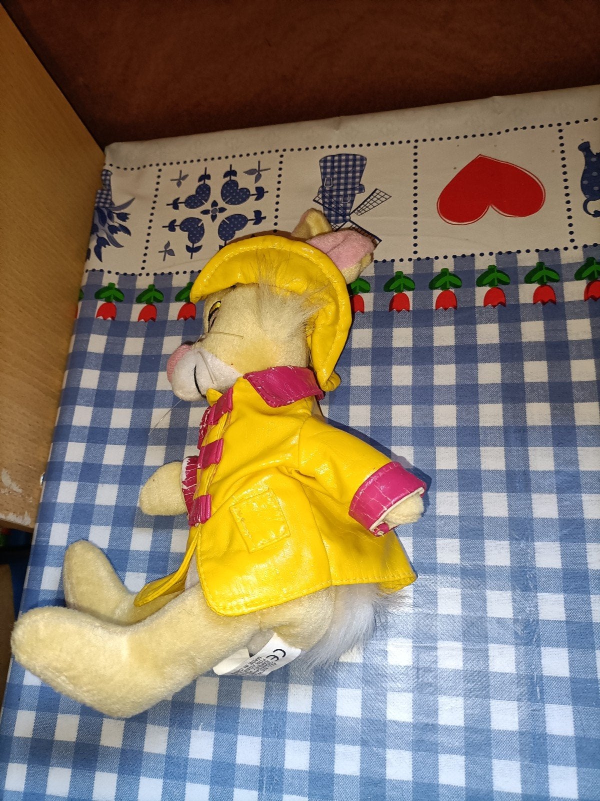 Konijn knuffel van Winnie de Pooh met regenjas vintage, Ophalen of Verzenden, Zo goed als nieuw, Konijn