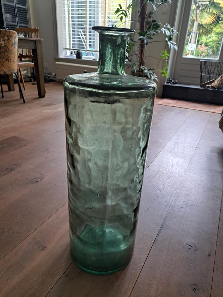 Grote vintage groene glazen fles - decoratief, Ophalen