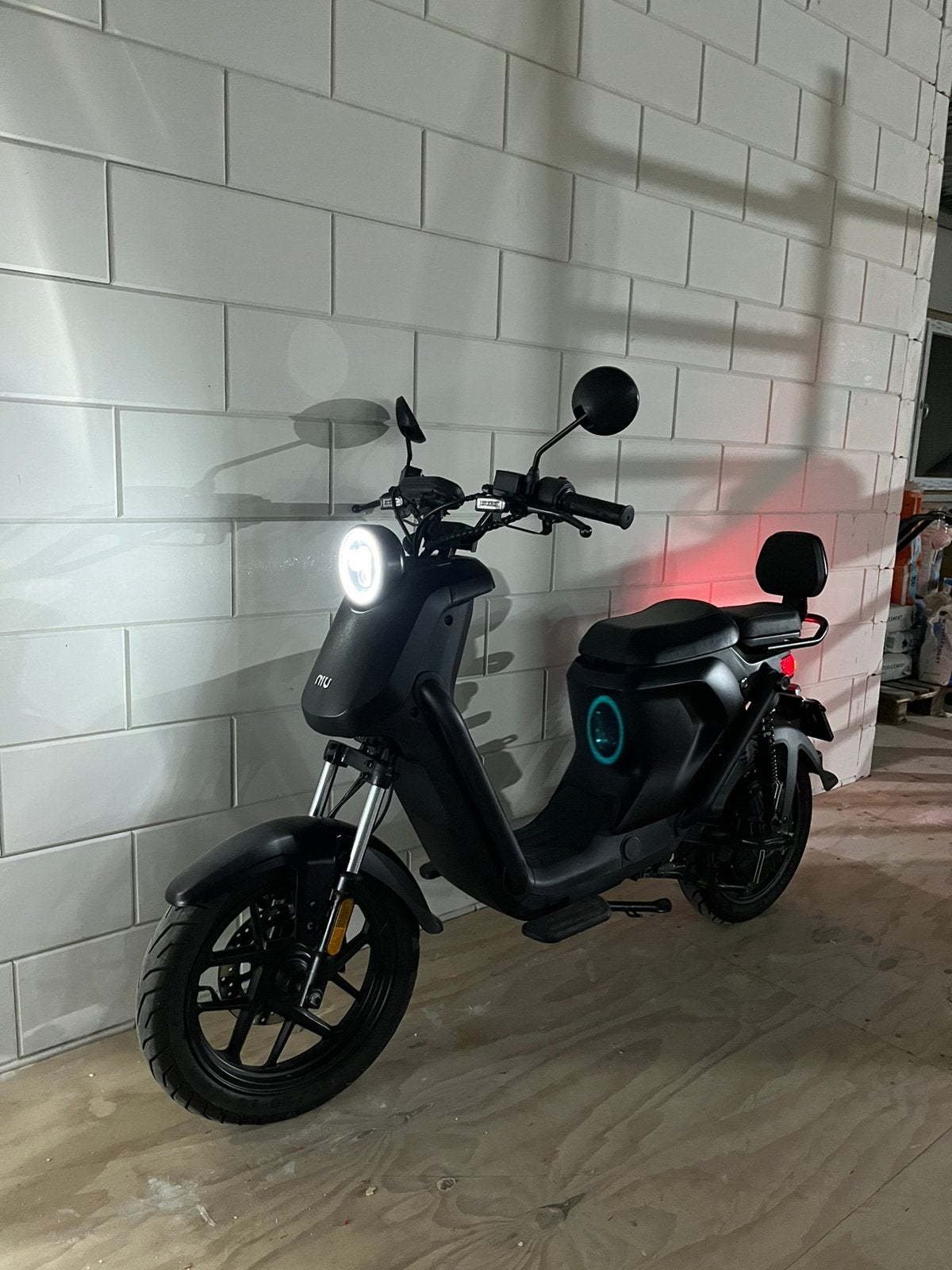 NIU Elektrische Scooter, Elektrisch, Zo goed als nieuw, Ophalen, Overige merken