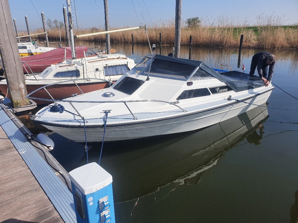 Nette motor/visboot, Watersport en Boten, Motorboten en Motorjachten, Gebruikt, Polyester, Benzine, Binnenboordmotor, Afdekzeil