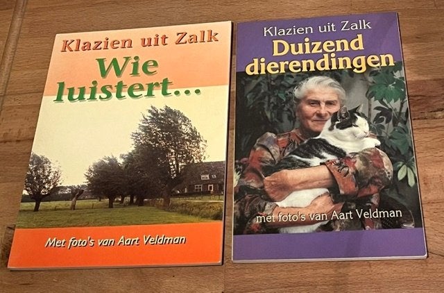 2 x Klazien uit Zalk. Wie luistert... & Duizend dierendingen, Zo goed als nieuw, Natuur algemeen, Ophalen of Verzenden, Klazien uit Zalk