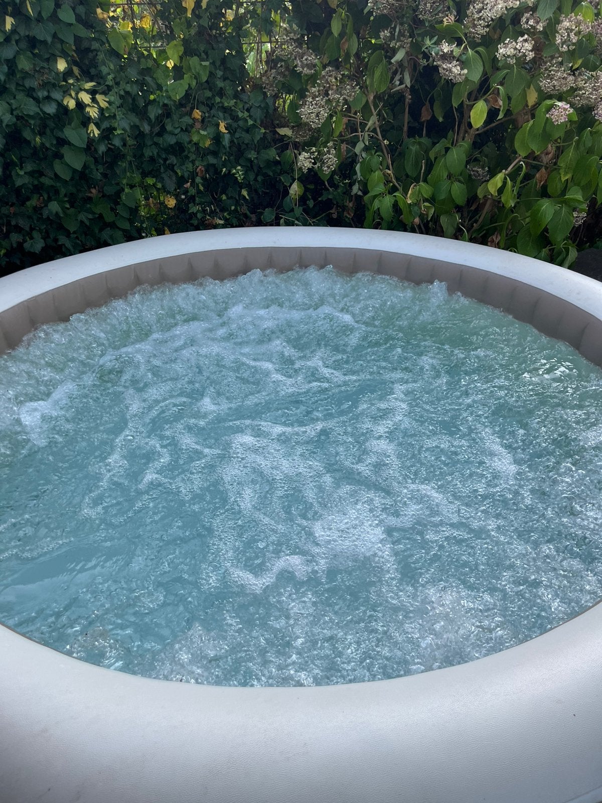 Jacuzzi Intex Purespa 6 pers ø216, Ophalen, Gebruikt, Afdekzeil, Opblaasbaar