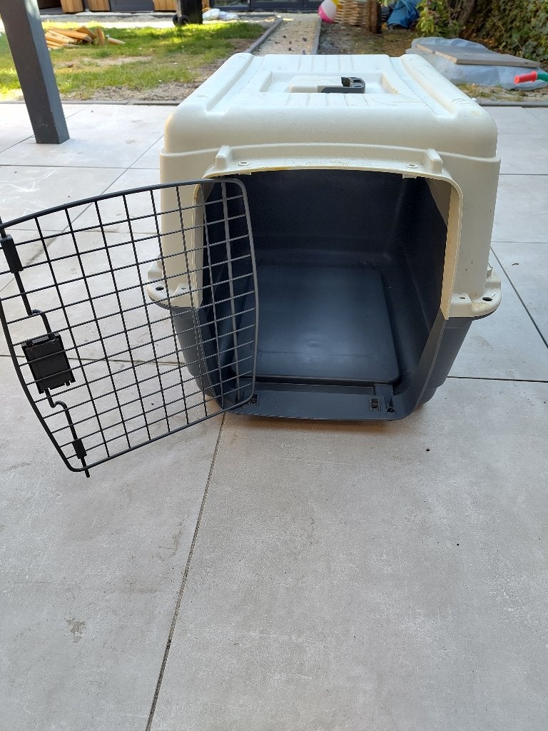 Kunststof honden/ dieren transport box/ kooi/ bench, Dieren en Toebehoren, Ophalen, Gebruikt